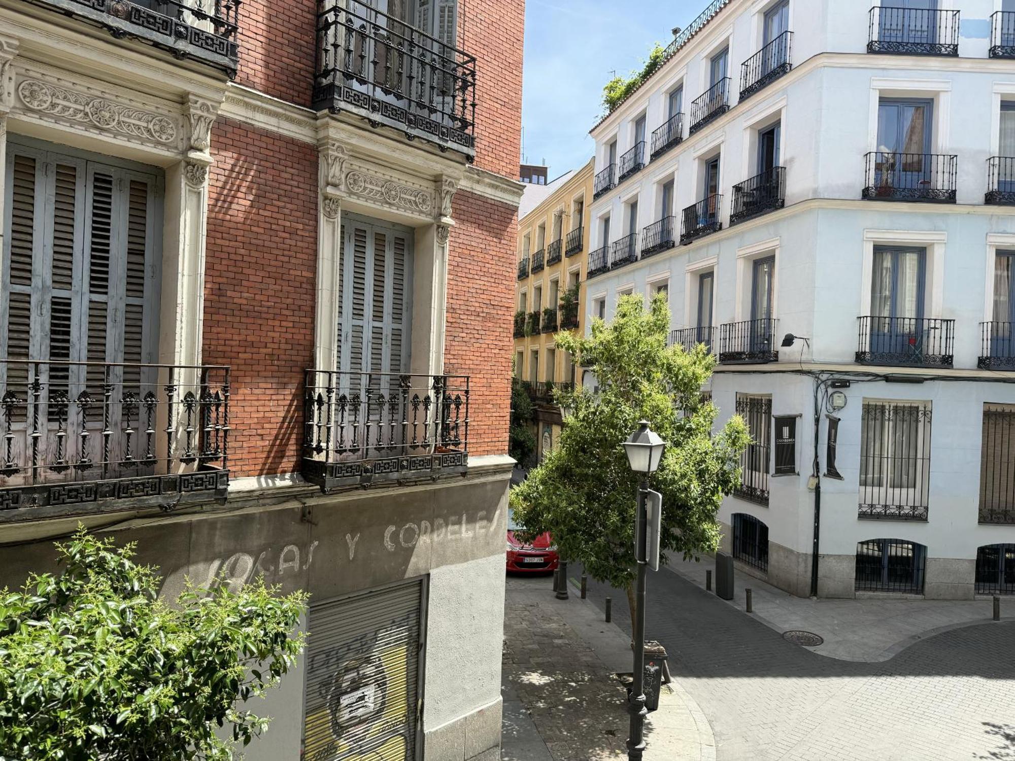 Cavabajasuites Madrid Buitenkant foto
